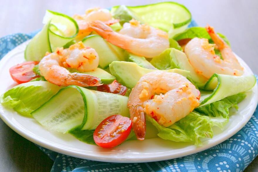 Insalata con gamberetti per aumentare la potenza