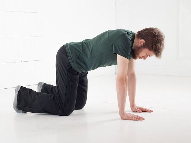 Lo stretching e il “pendolo” stando a quattro zampe aiutano a rafforzare la potenza